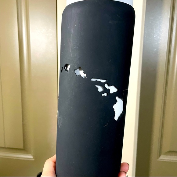 Hydro Flask Other - Hydroflask silicone sleeve -Black 32oz